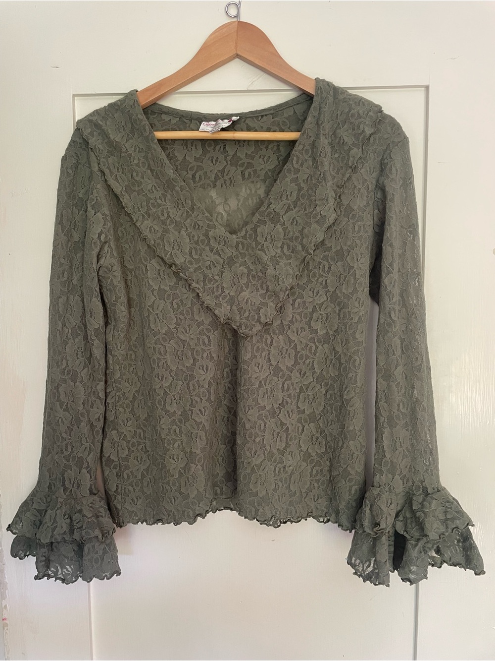 Vintage lace long sleeve top